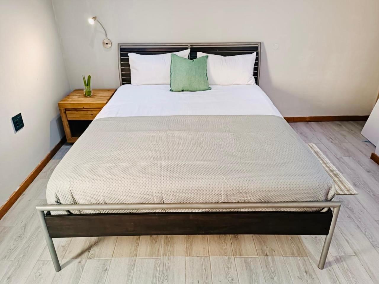 Отель Northern Oasis Oshakati Экстерьер фото